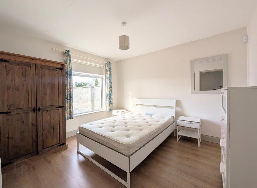 10 Thomond Place, Nenagh, E45K225