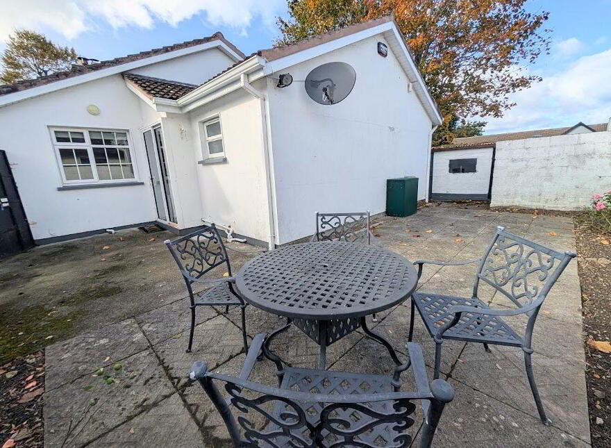 10 Thomond Place, Nenagh, E45K225