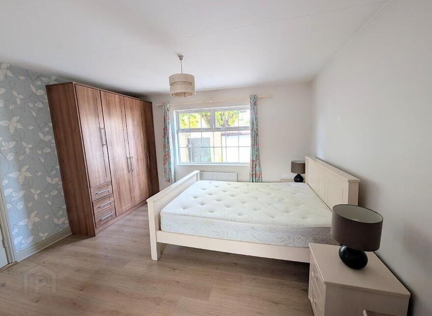 10 Thomond Place, Nenagh, E45K225