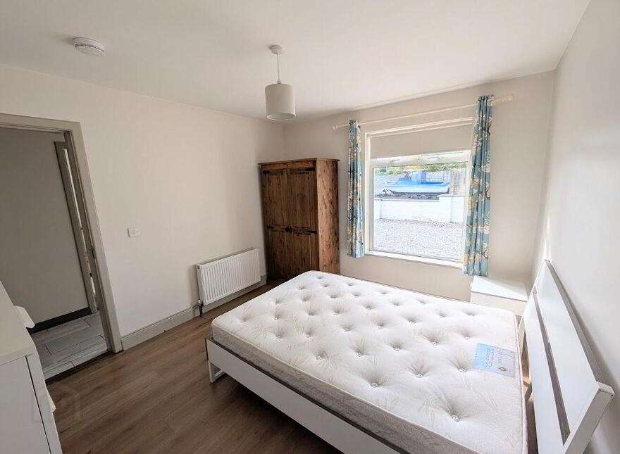 10 Thomond Place, Nenagh, E45K225