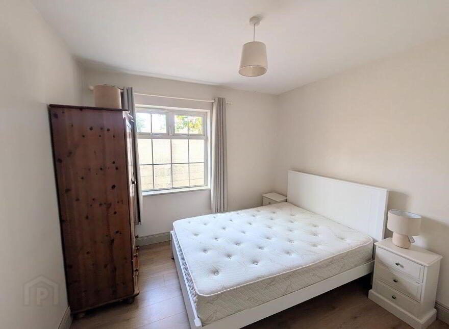 10 Thomond Place, Nenagh, E45K225