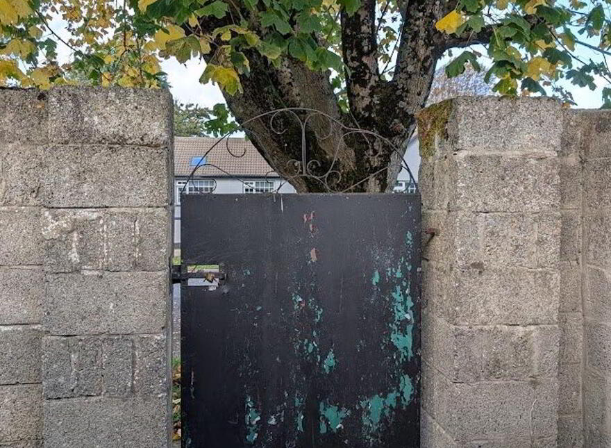 10 Thomond Place, Nenagh, E45K225