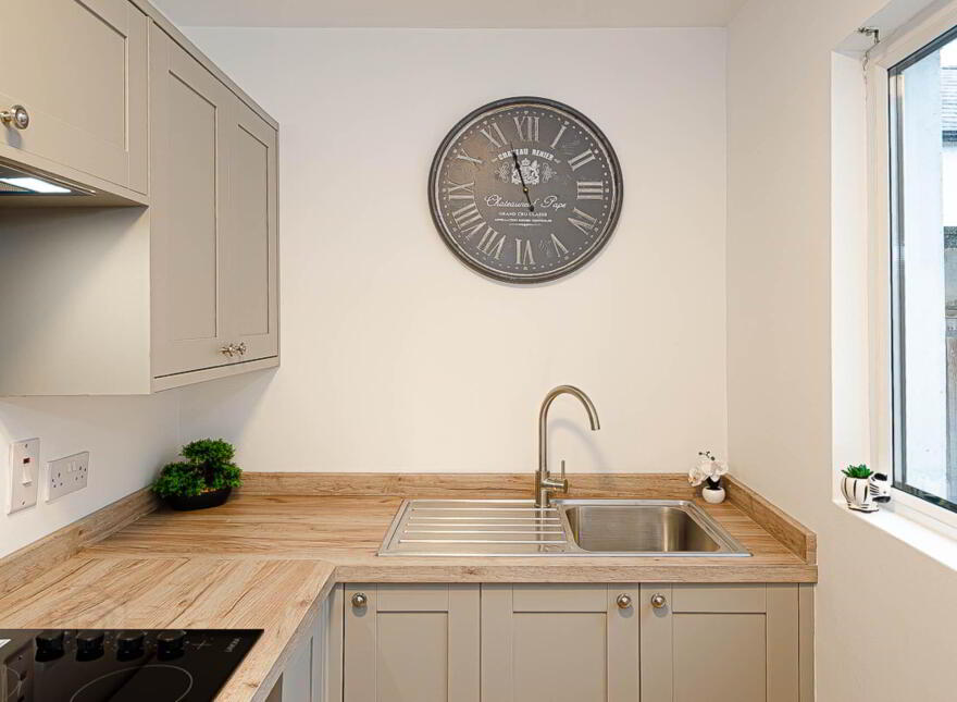 35 Titania Street, Cregagh Road, Belfast, BT6 8NT
