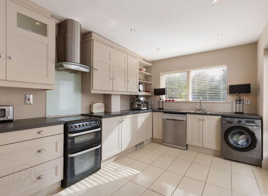16 Glencairn Green, The Gallops, Leopardstown, Leopardstown, D18P6F6