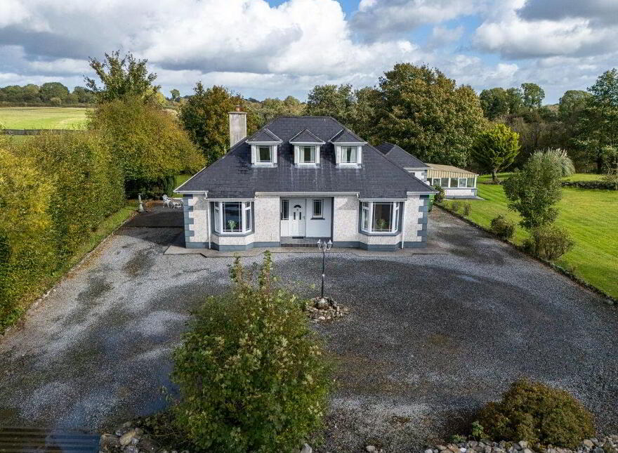 The Avenue, Ballyclare, Ferbane, R42VE40
