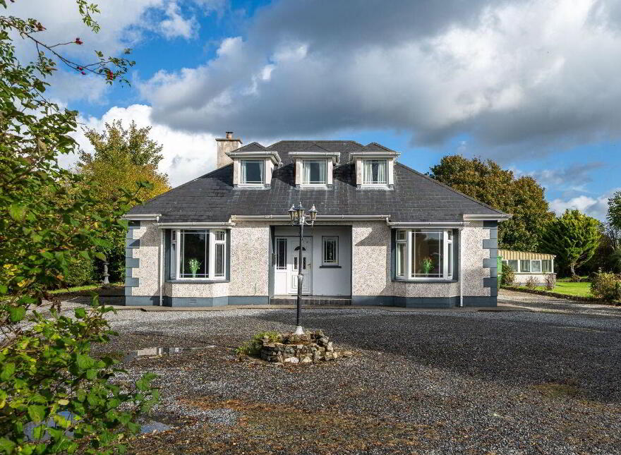 The Avenue, Ballyclare, Ferbane, R42VE40