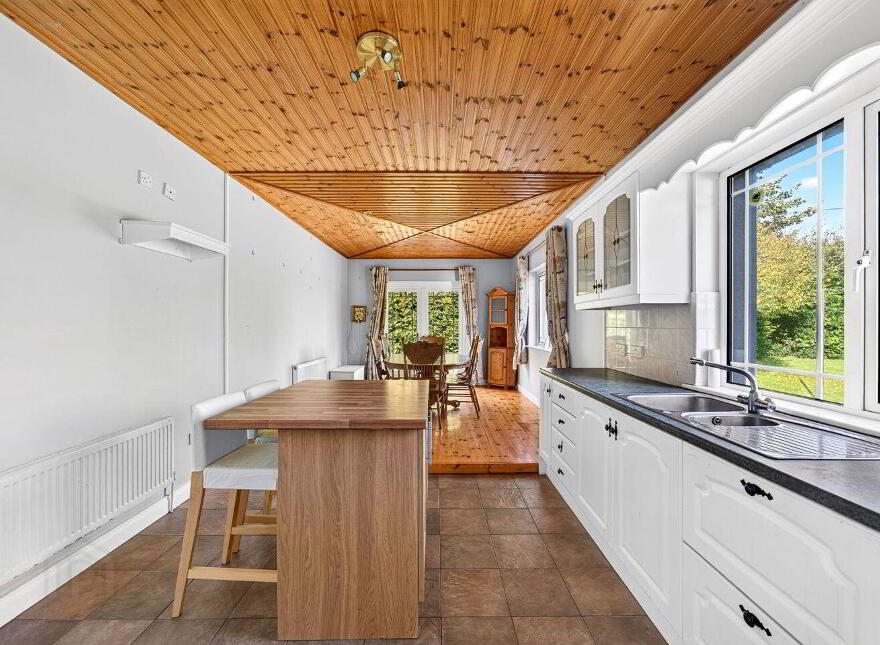 The Avenue, Ballyclare, Ferbane, R42VE40