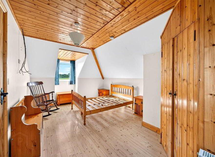 The Avenue, Ballyclare, Ferbane, R42VE40