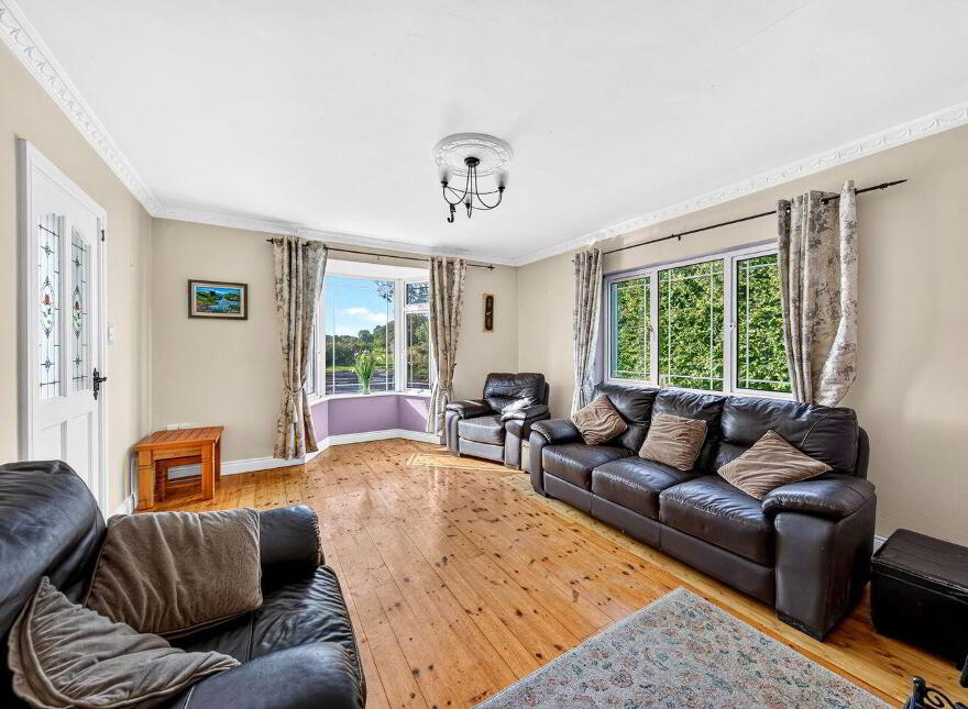 The Avenue, Ballyclare, Ferbane, R42VE40