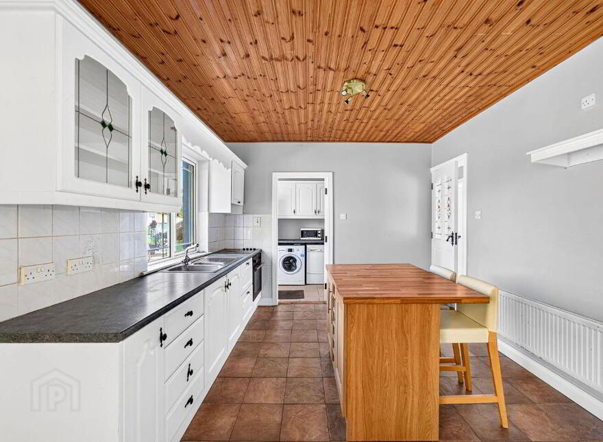 The Avenue, Ballyclare, Ferbane, R42VE40
