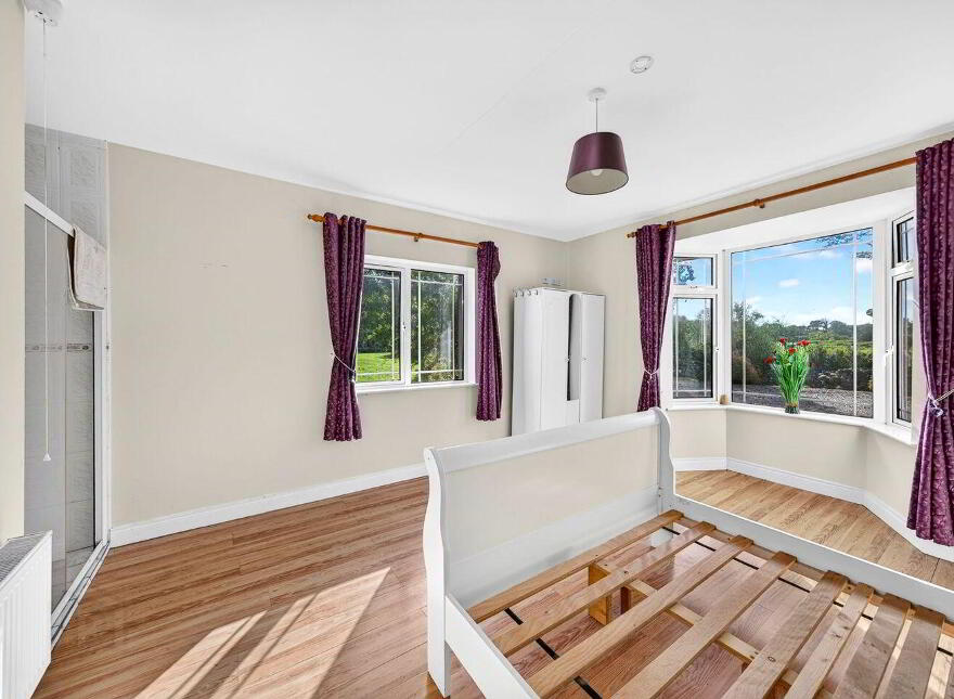 The Avenue, Ballyclare, Ferbane, R42VE40