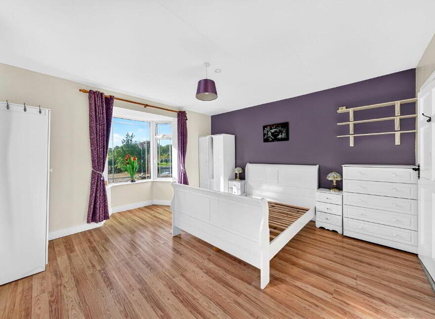 The Avenue, Ballyclare, Ferbane, R42VE40