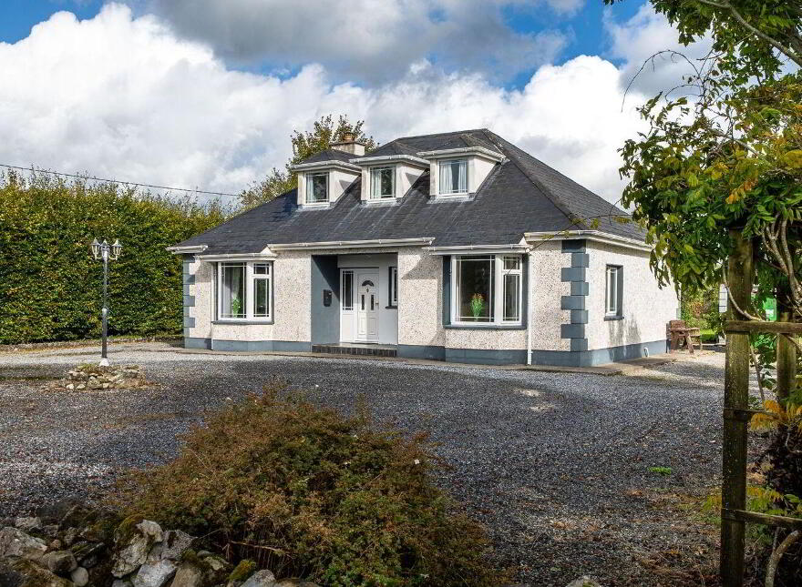 The Avenue, Ballyclare, Ferbane, R42VE40