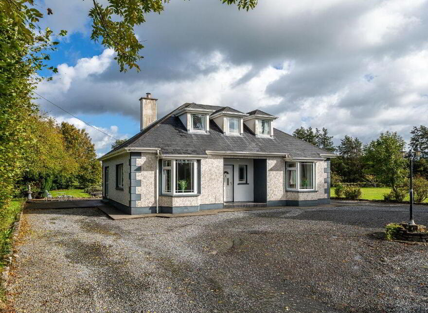 The Avenue, Ballyclare, Ferbane, R42VE40