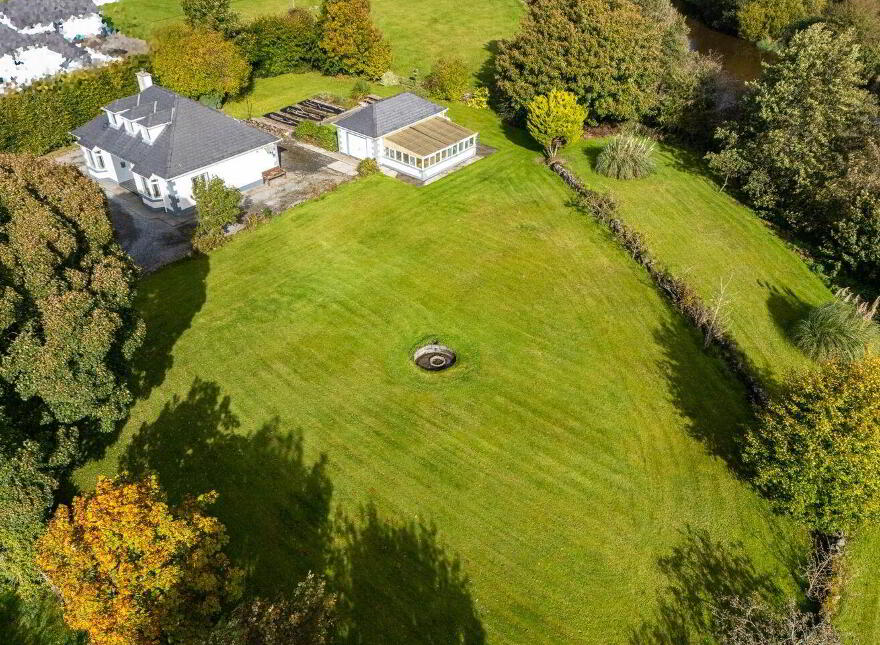 The Avenue, Ballyclare, Ferbane, R42VE40