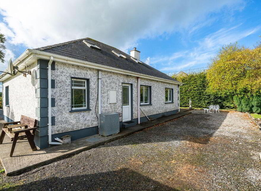 The Avenue, Ballyclare, Ferbane, R42VE40