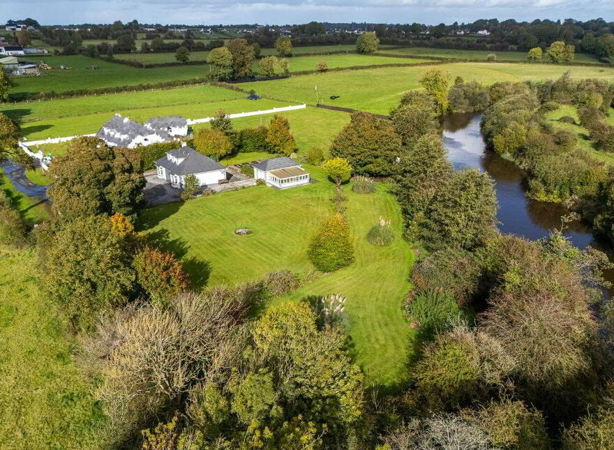 The Avenue, Ballyclare, Ferbane, R42VE40