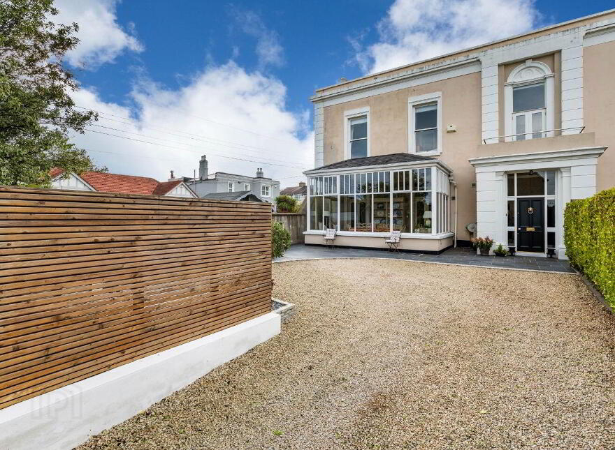 1 Seapoint Manor, 4 Seapoint Avenue, Blackrock, Blackrock, A94C3H5