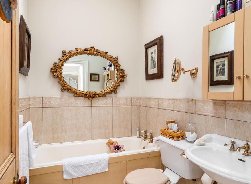 1 Seapoint Manor, 4 Seapoint Avenue, Blackrock, Blackrock, A94C3H5