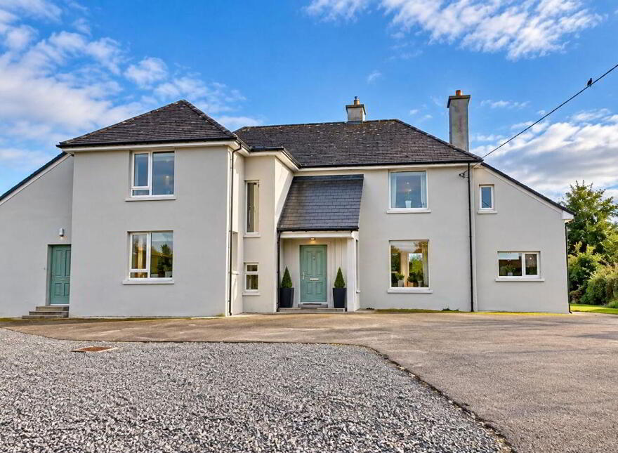 Donard, Knockroe, Castlerea, F45RW72