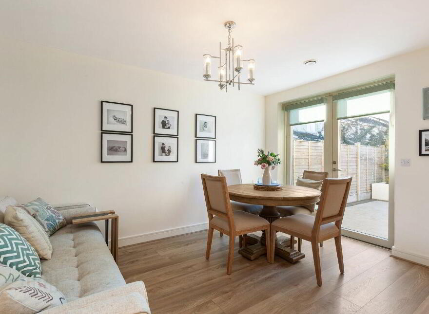 24 Diswellstown Drive, Hamilton Park, Dublin 15, D15XHY9