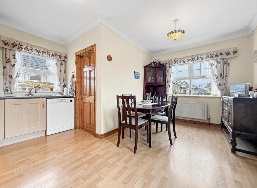 5 Primrose Park, Portrush, BT56 8TD