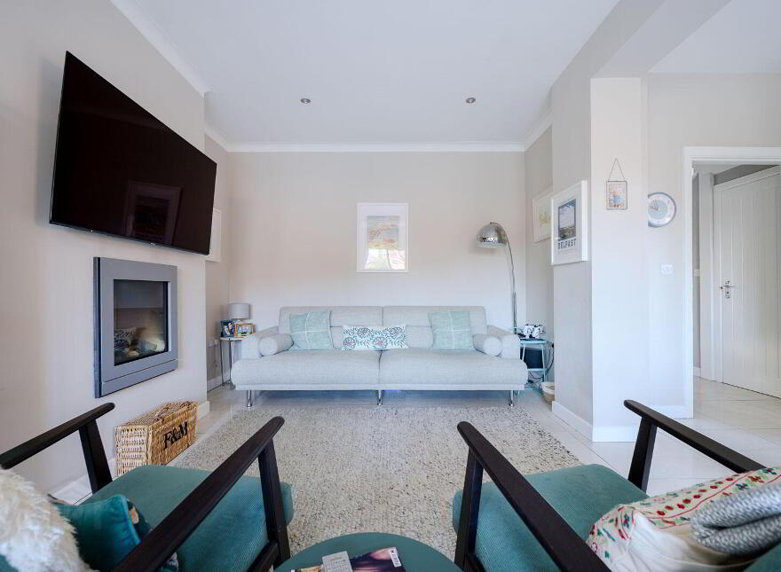 45 Kilhorne Gardens, Belfast, BT5 6NT