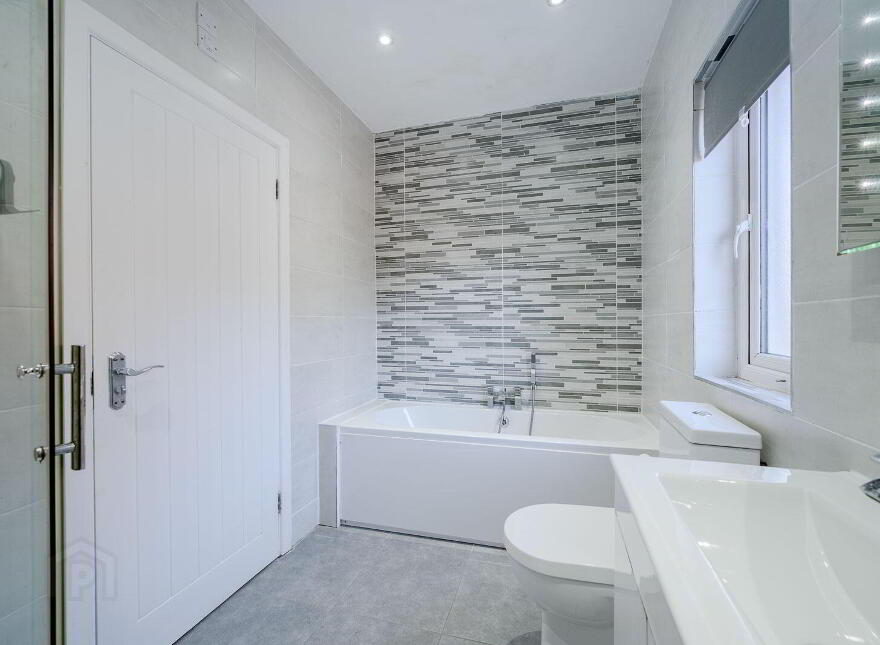 45 Kilhorne Gardens, Belfast, BT5 6NT