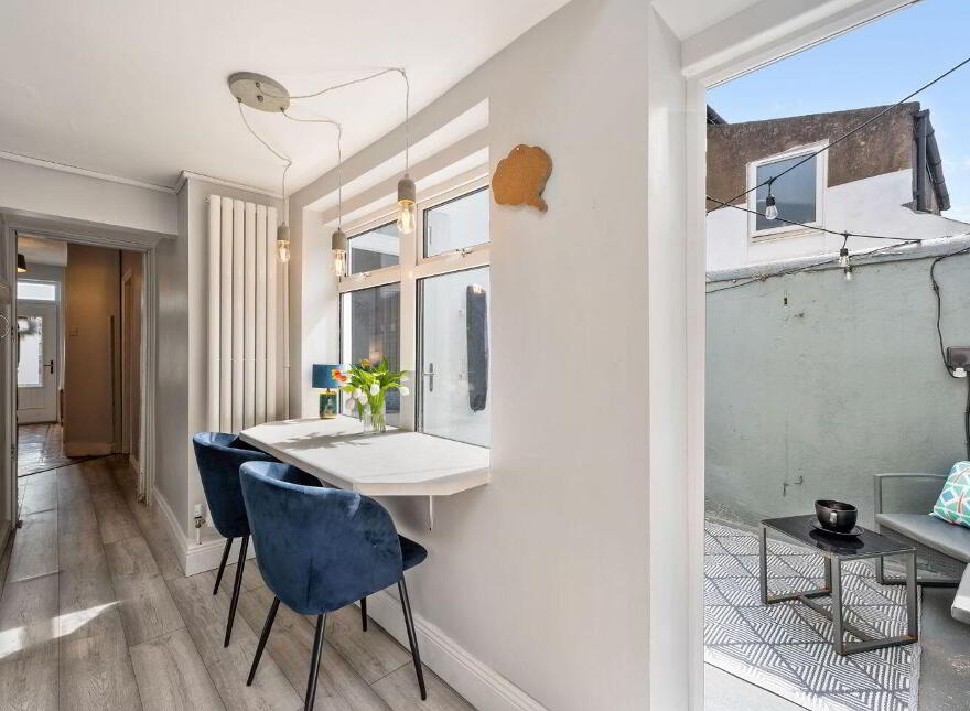 11 Woodland Villas, Alexandra Road, St. Lukes, T23KFN8