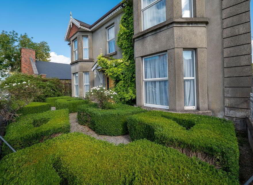 Slievenamon Road, Thurles, E41F573
