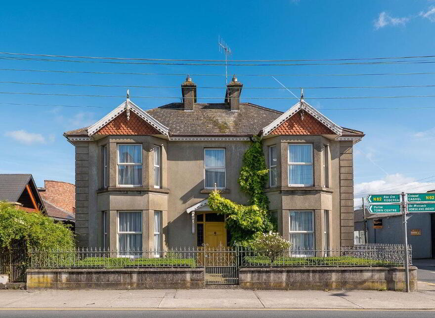 Slievenamon Road, Thurles, E41F573