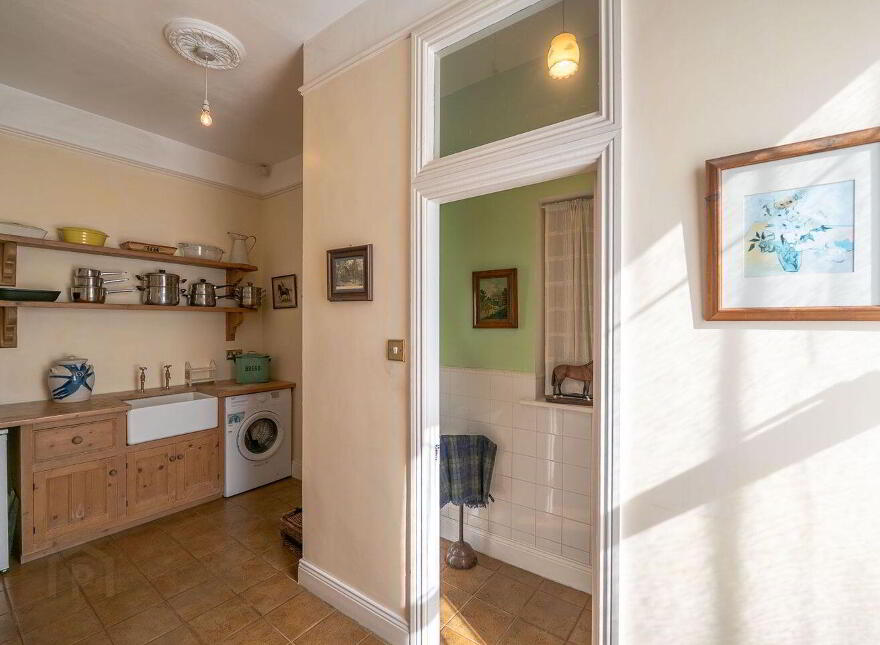Slievenamon Road, Thurles, E41F573