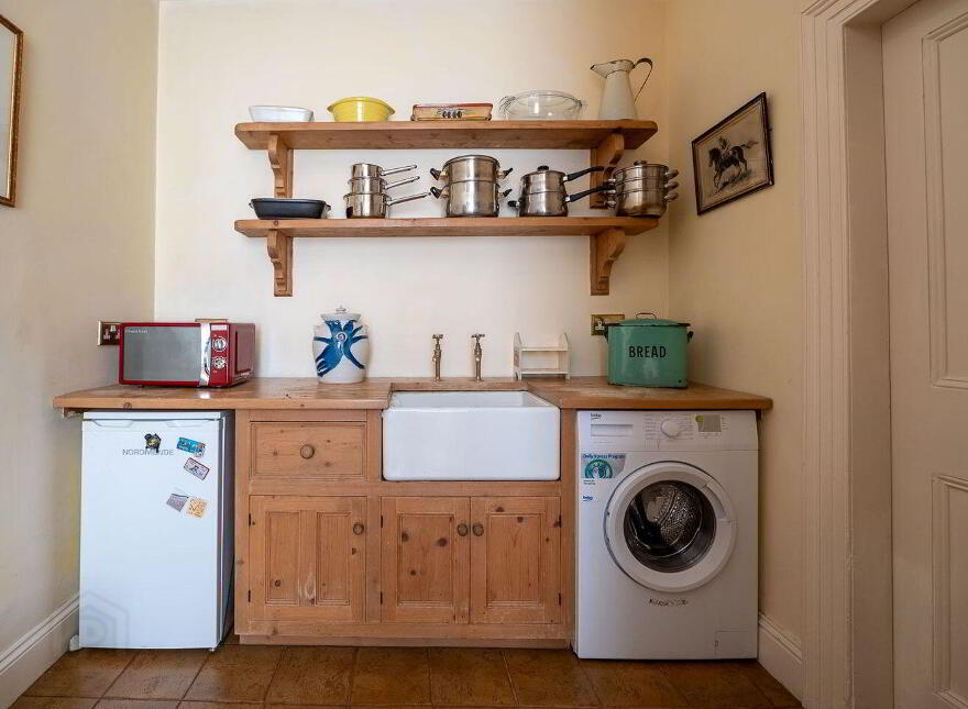 Slievenamon Road, Thurles, E41F573