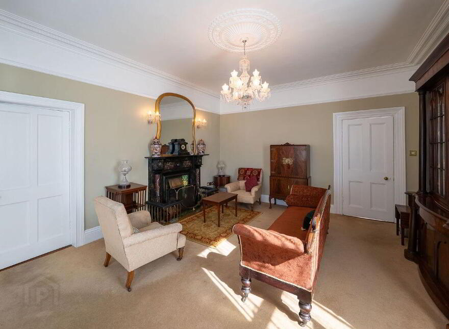 Slievenamon Road, Thurles, E41F573