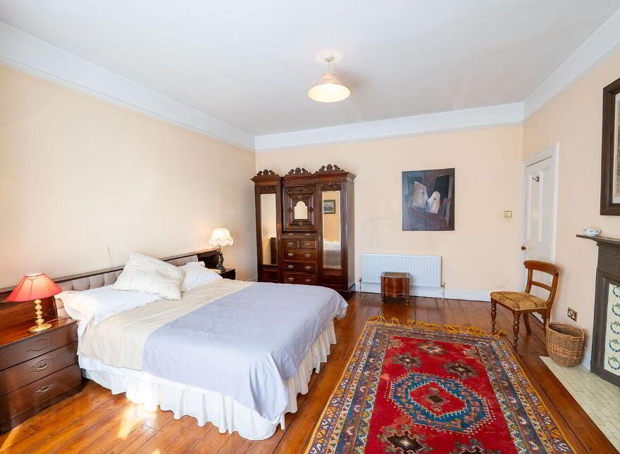 Slievenamon Road, Thurles, E41F573