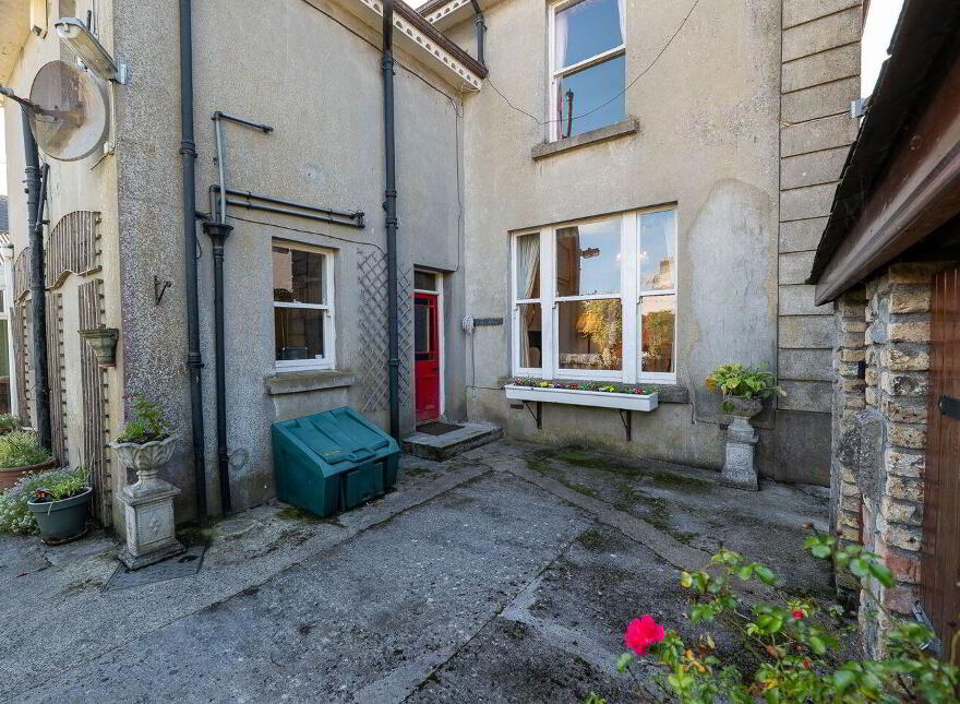 Slievenamon Road, Thurles, E41F573