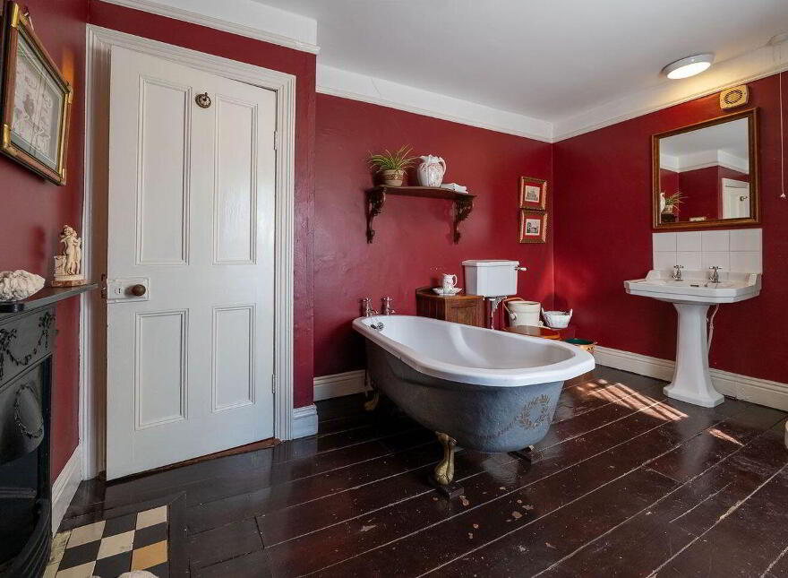 Slievenamon Road, Thurles, E41F573