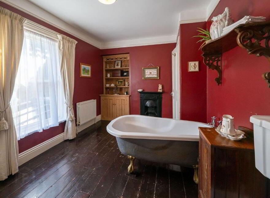 Slievenamon Road, Thurles, E41F573