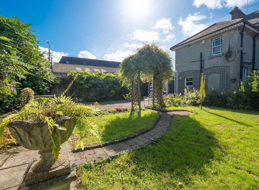 Slievenamon Road, Thurles, E41F573