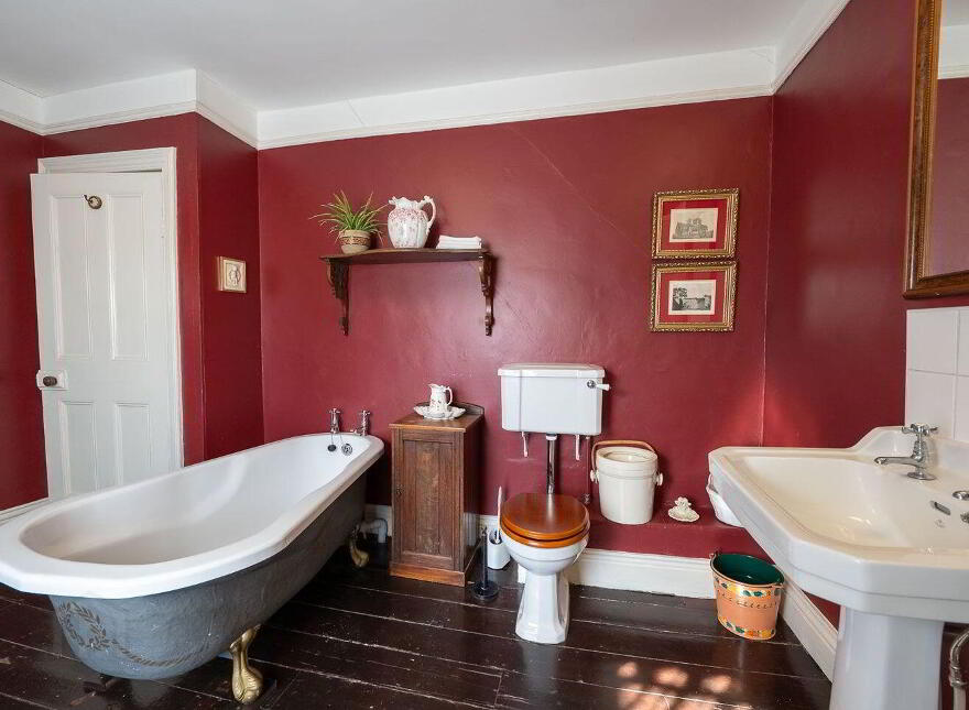 Slievenamon Road, Thurles, E41F573