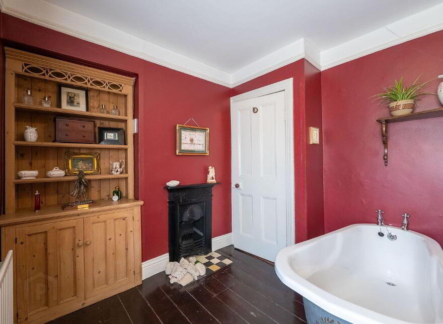 Slievenamon Road, Thurles, E41F573