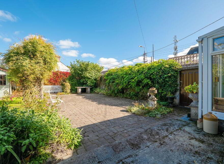 Slievenamon Road, Thurles, E41F573