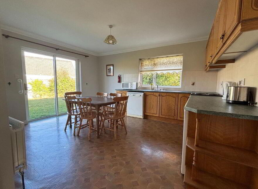 143 Knockaphunta Park, Castlebar, F23NY04