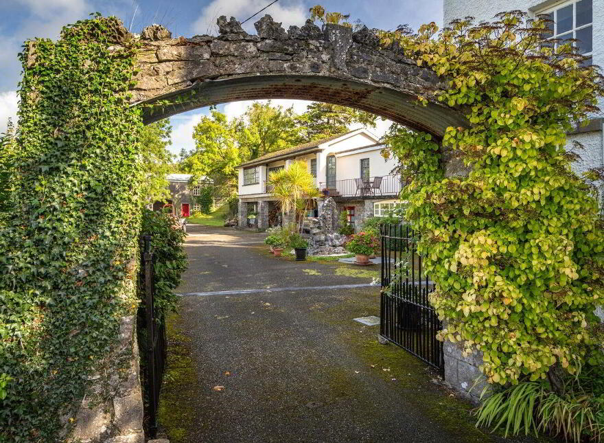 Bunavaunish House, Mile Hill, Ballinrobe, F31YX66