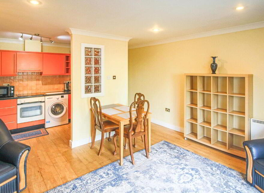 2 Boderg, Shannon Court, Carrick-On-Shannon, N41N299