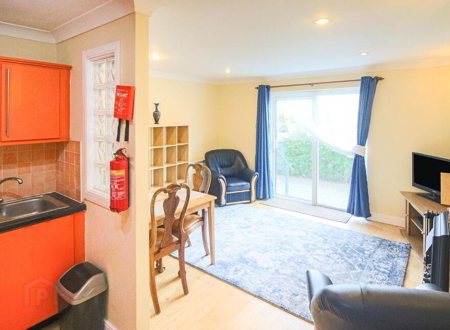 2 Boderg, Shannon Court, Carrick-On-Shannon, N41N299