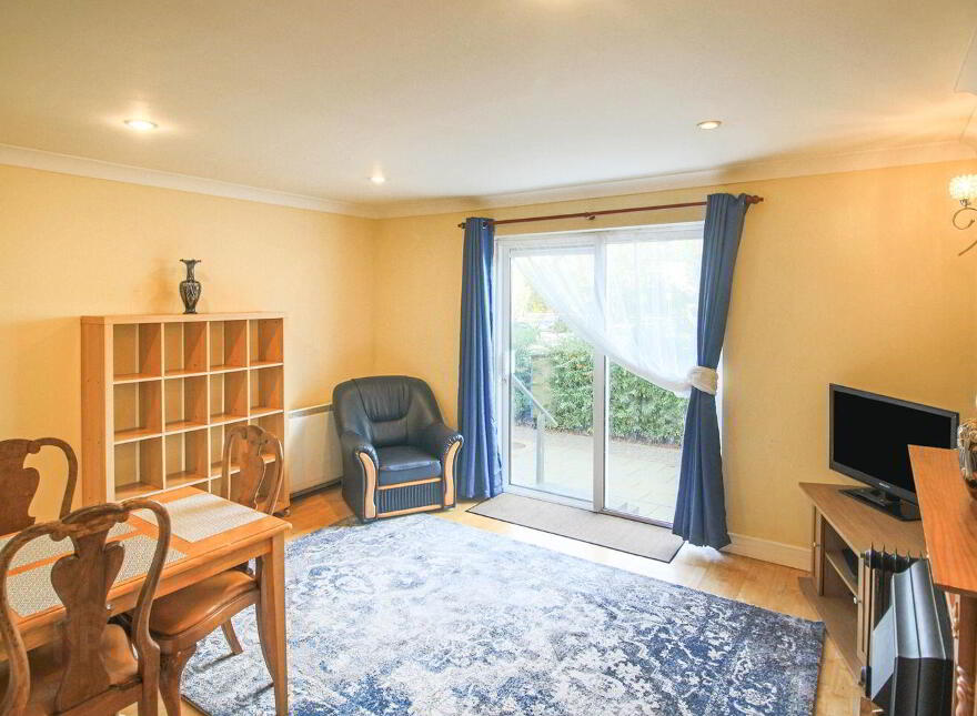 2 Boderg, Shannon Court, Carrick-On-Shannon, N41N299