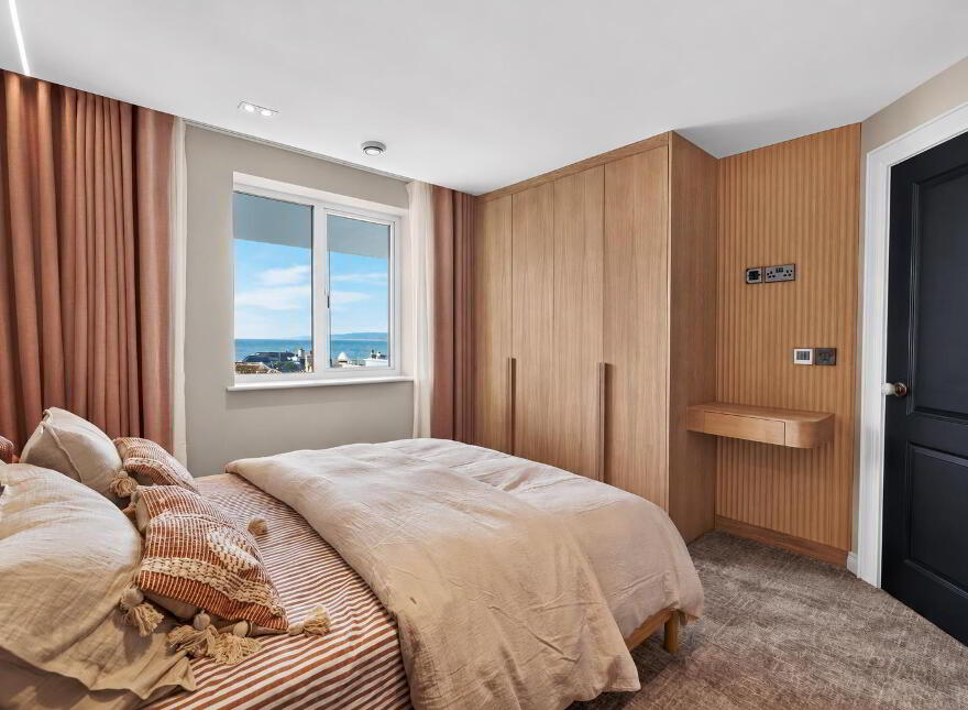 77 Strand Road, Portstewart, BT55 7LX