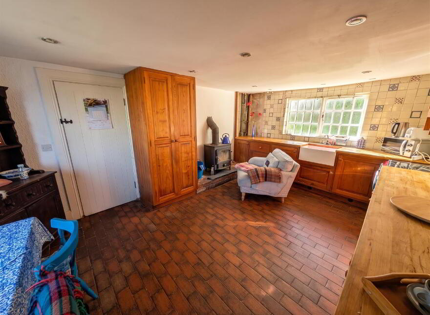 94 Magherahamlet Road, Ballynahinch, BT24 8JZ