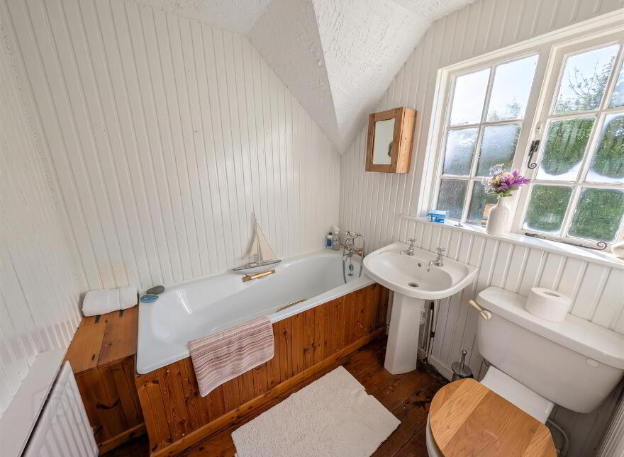 94 Magherahamlet Road, Ballynahinch, BT24 8JZ